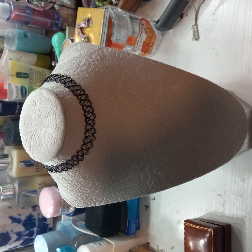 Black stretchy choker